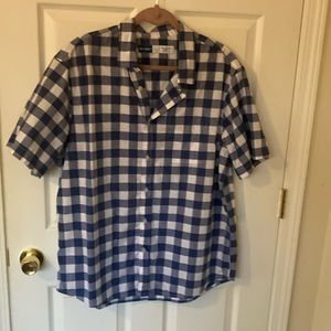 Old Navy size XL blue and white plaid short sleeve shirt